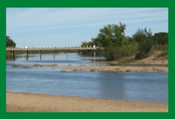 Camping Cristóbal Colón en Santa Lucía. Acampar en Camping Municipal.